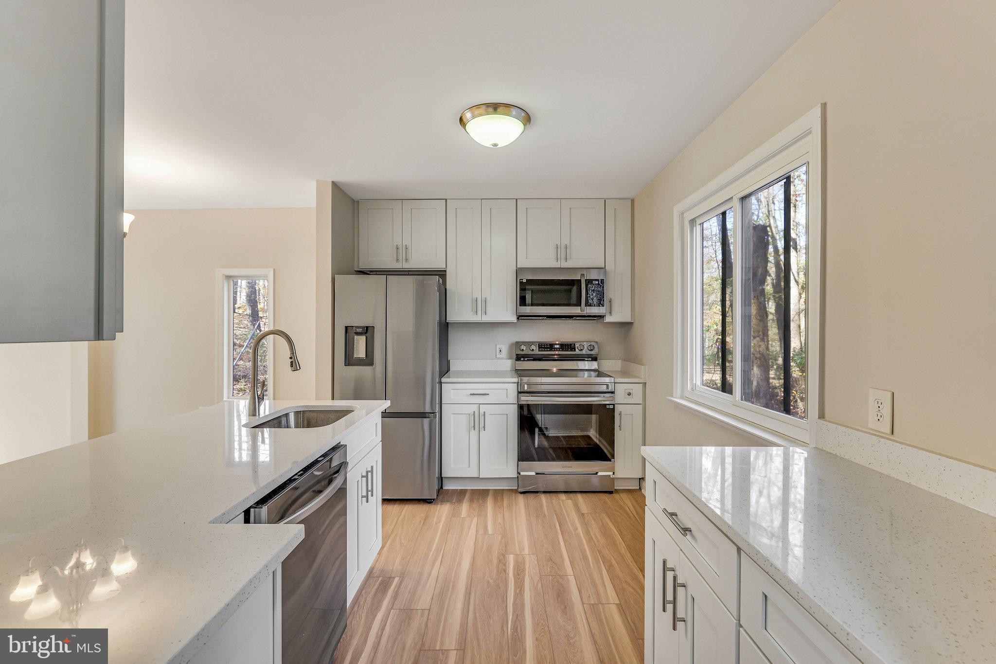 2406 Cloudcroft Square Reston, VA 20191 - Photo 7 of 48 Gallery Image 7