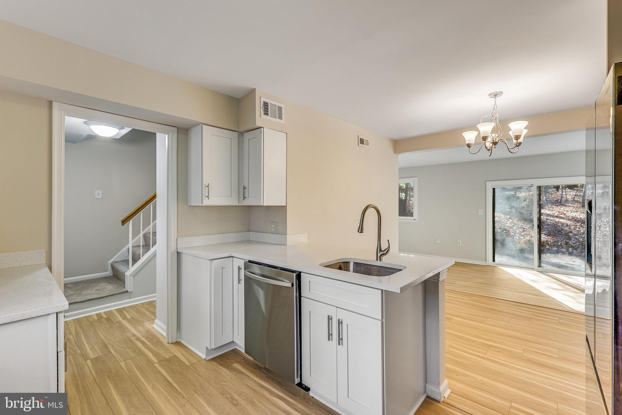 2406 Cloudcroft Square Reston, VA 20191 - Photo 10 of 48 Gallery Image 10