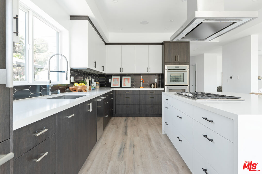 2512 Berkeley Avenue Los Angeles, CA 90026 - Photo 16 of 56