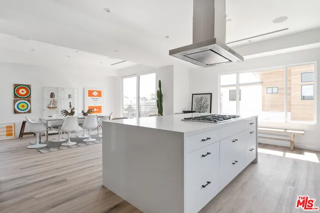 $10,950 | 2512 Berkeley Avenue, Los Angeles, CA 90026