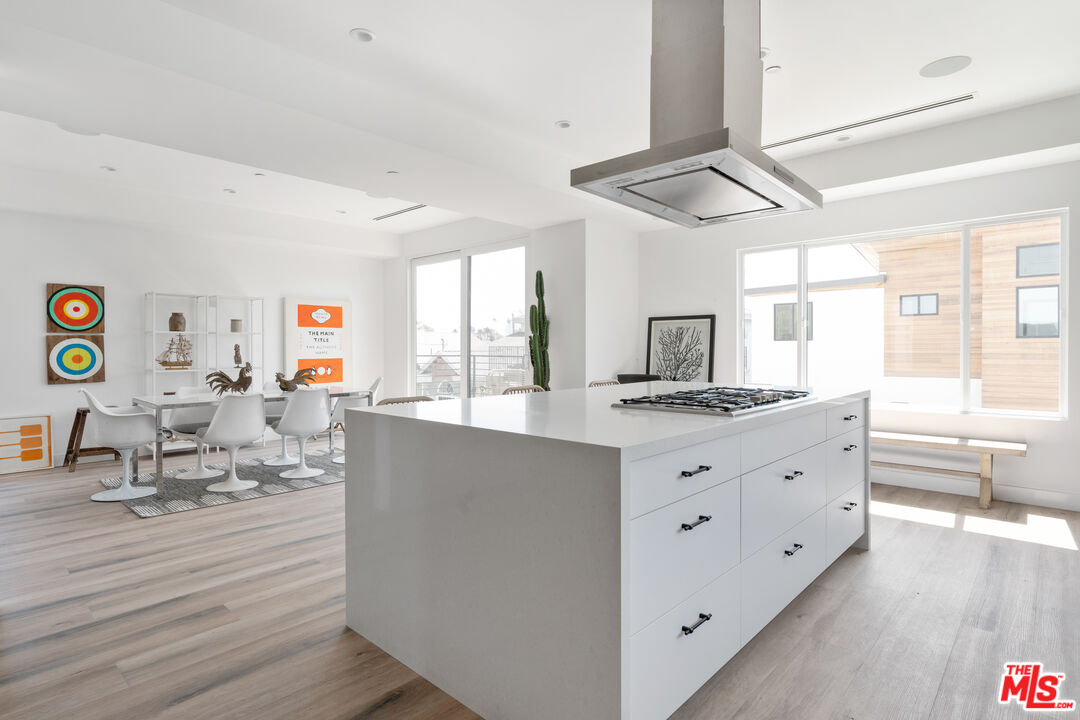 2512 Berkeley Avenue Los Angeles, CA 90026 - Photo 17 of 56