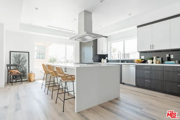 $10,395 | 2512 Berkeley Avenue, Los Angeles, CA 90026