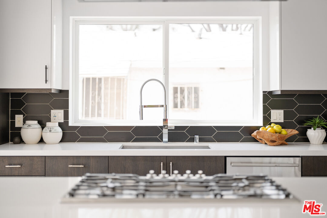 2512 Berkeley Avenue Los Angeles, CA 90026 - Photo 20 of 56