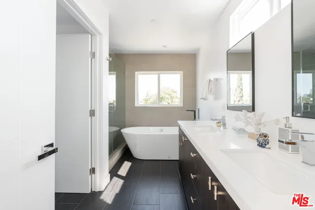 $10,950 | 2512 Berkeley Avenue, Los Angeles, CA 90026