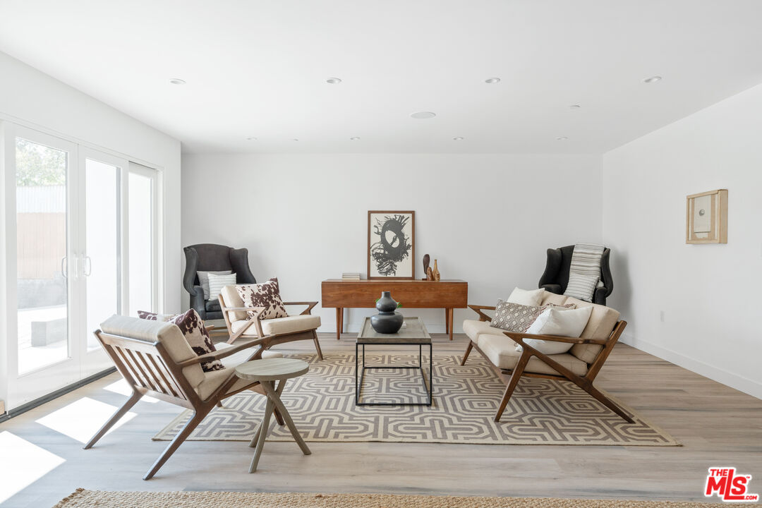 2512 Berkeley Avenue Los Angeles, CA 90026 - Photo 45 of 56