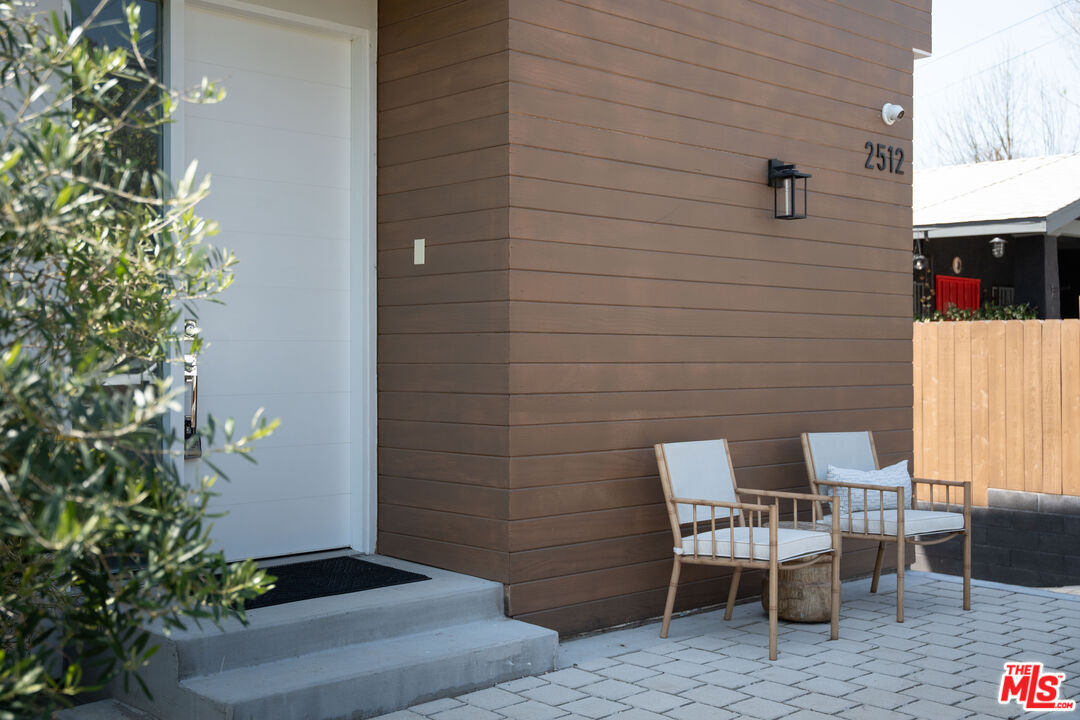 2512 Berkeley Avenue Los Angeles, CA 90026 - Photo 6 of 56