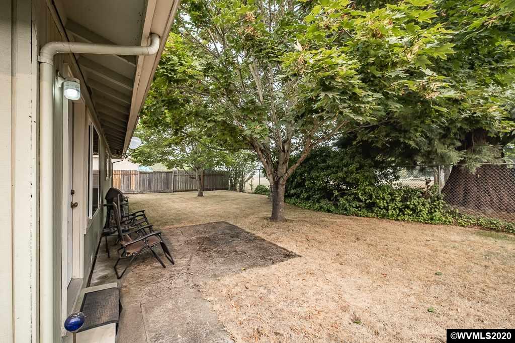 1609 Del Rio Avenue Southeast Albany, OR 97322 - Photo 27 of 36