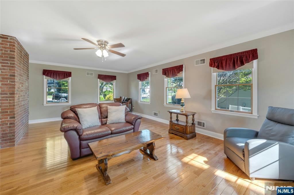 678 Millbrook Road River Edge, NJ 07661 - Photo 17 of 34