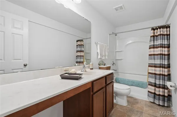 $439,900 | 189 Noahs Mill Drive, Lake St. Louis, MO 63367
