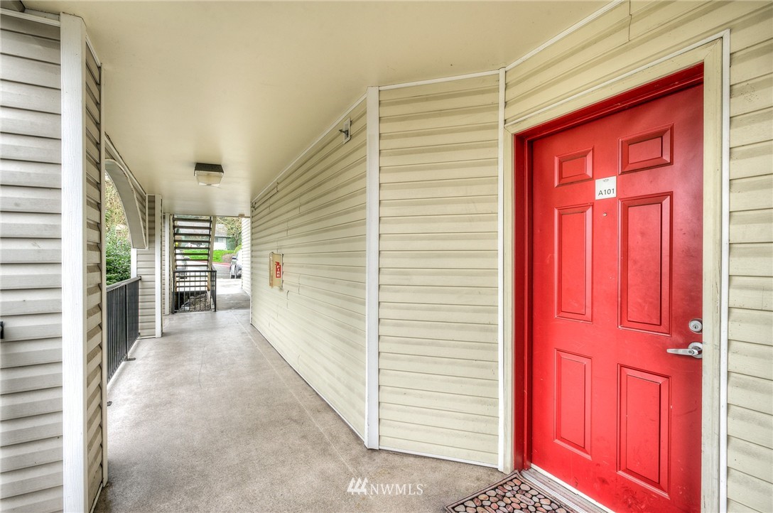 10709 Valley View Road, Unit A101 Bothell, WA 98011 - Photo 3 of 11