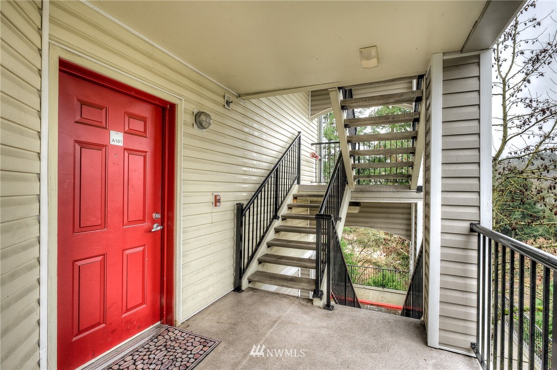 10709 Valley View Road, Unit A101 Bothell, WA 98011 - Photo 4 of 11