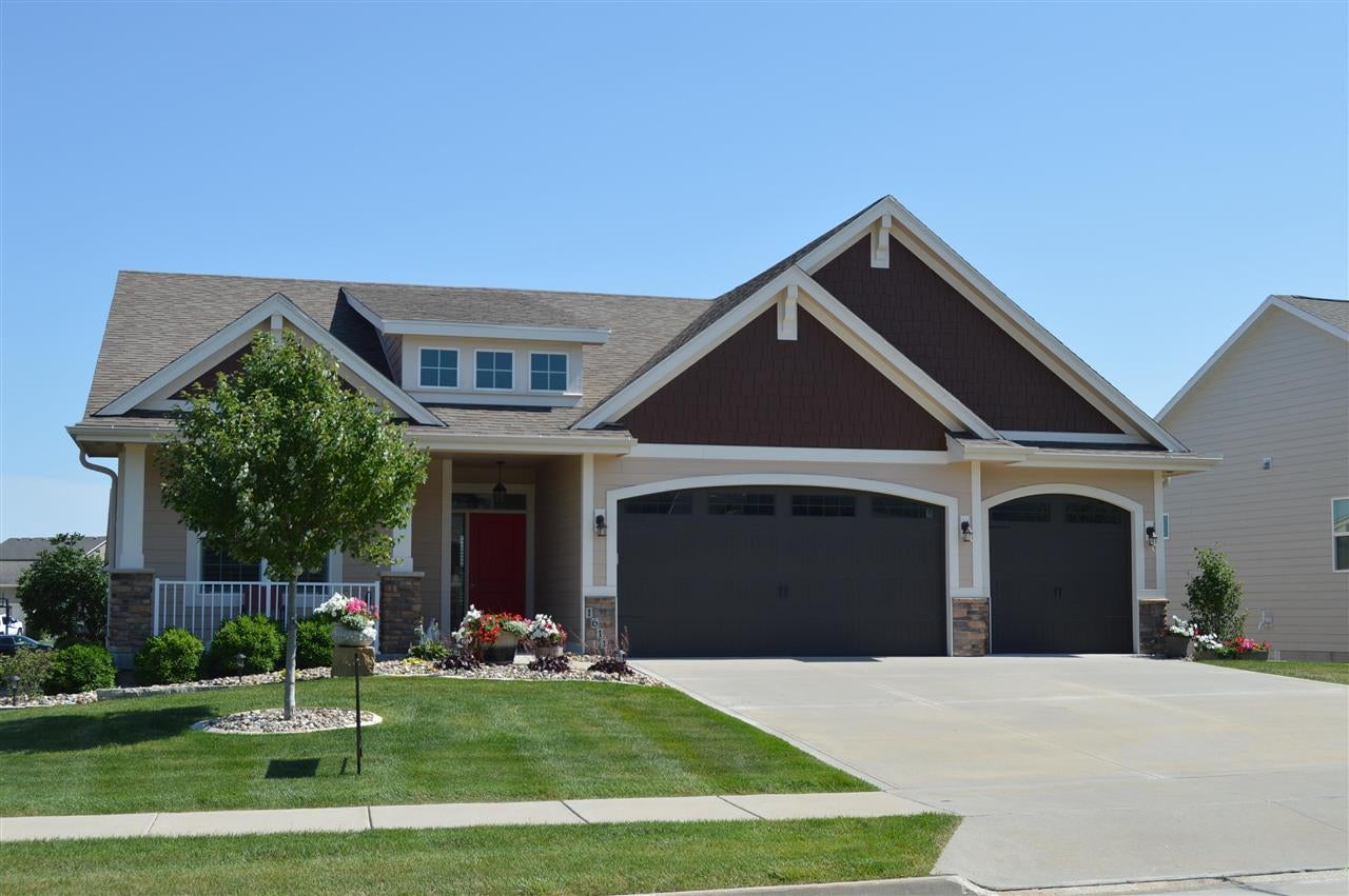 16110 Springbrook Trail Urbandale, IA 50323 - Photo 2 of 37 Gallery Image 2