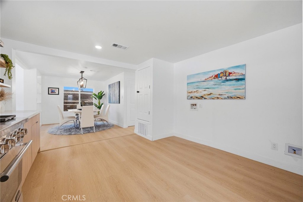 1280 East Woodbury Road Pasadena, CA 91104 - Photo 14 of 37