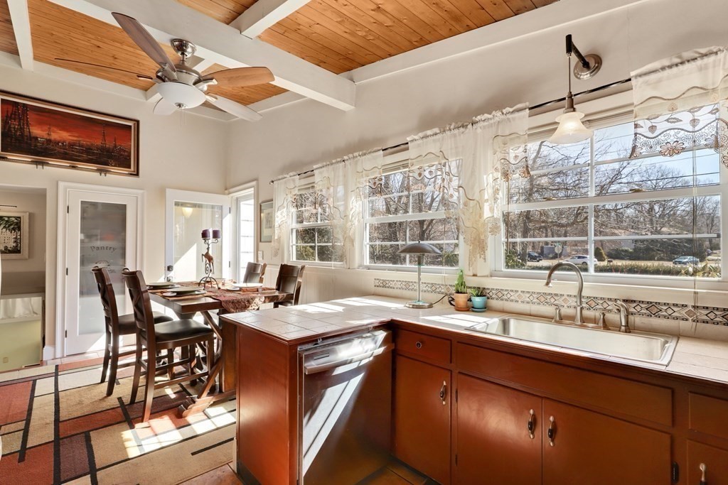 613 Stevens Road Swansea, MA 02777 - Photo 8 of 29 Gallery Image 8