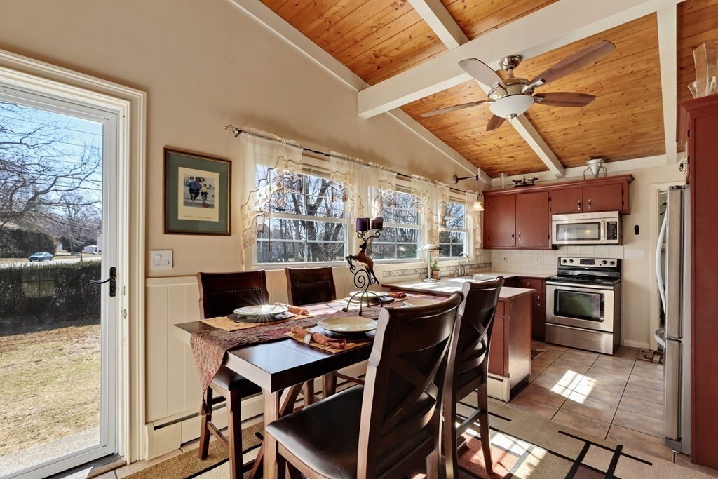613 Stevens Road Swansea, MA 02777 - Photo 9 of 29 Gallery Image 9