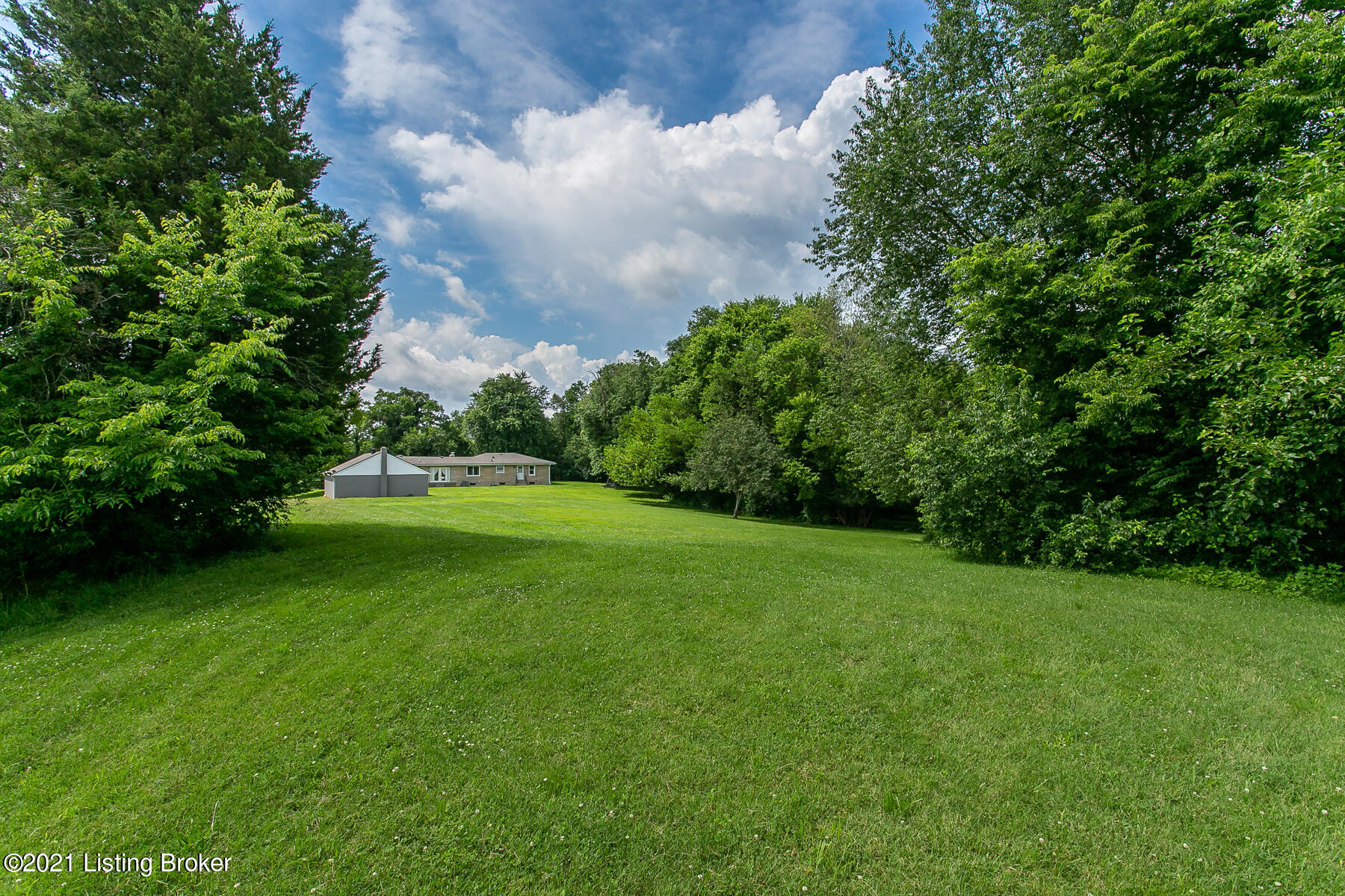 4705 Valley Station Road Louisville, KY 40272 - Photo 34 of 38 4705 Valley Station Rd-36