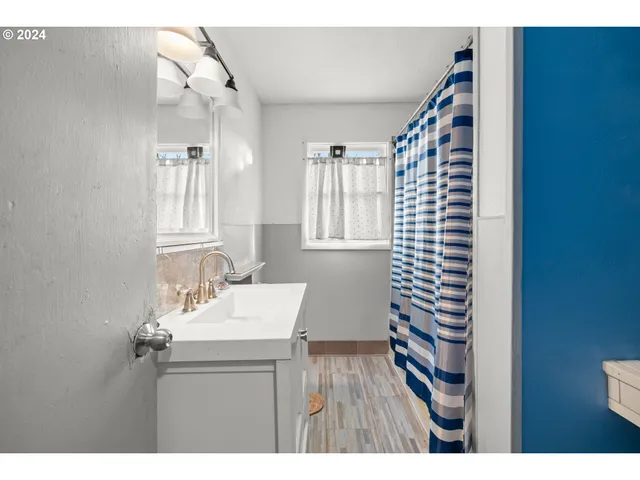 $399,999 | 450 Southeast Hogan Road, Gresham, OR 97080