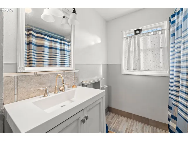 $399,999 | 450 Southeast Hogan Road, Gresham, OR 97080