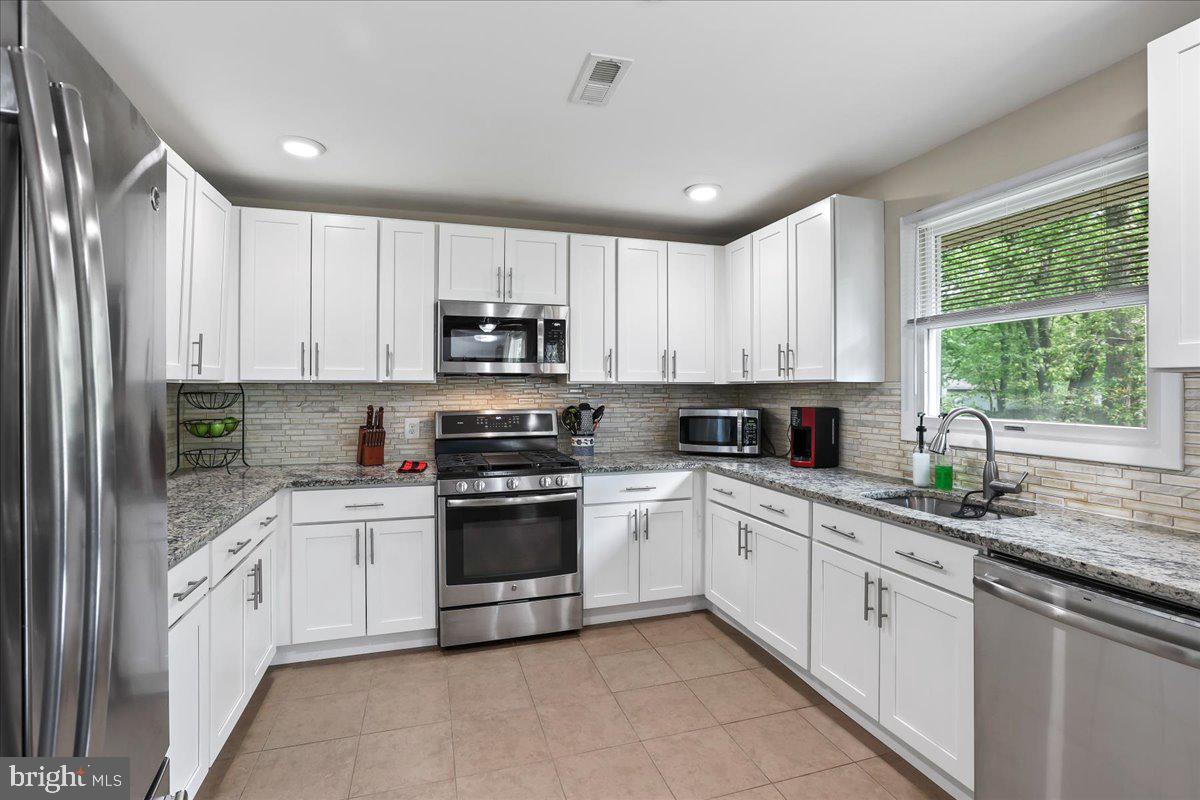 542 Kettle Run Road Marlton, NJ 08053 - Photo 13 of 36 Kitchen