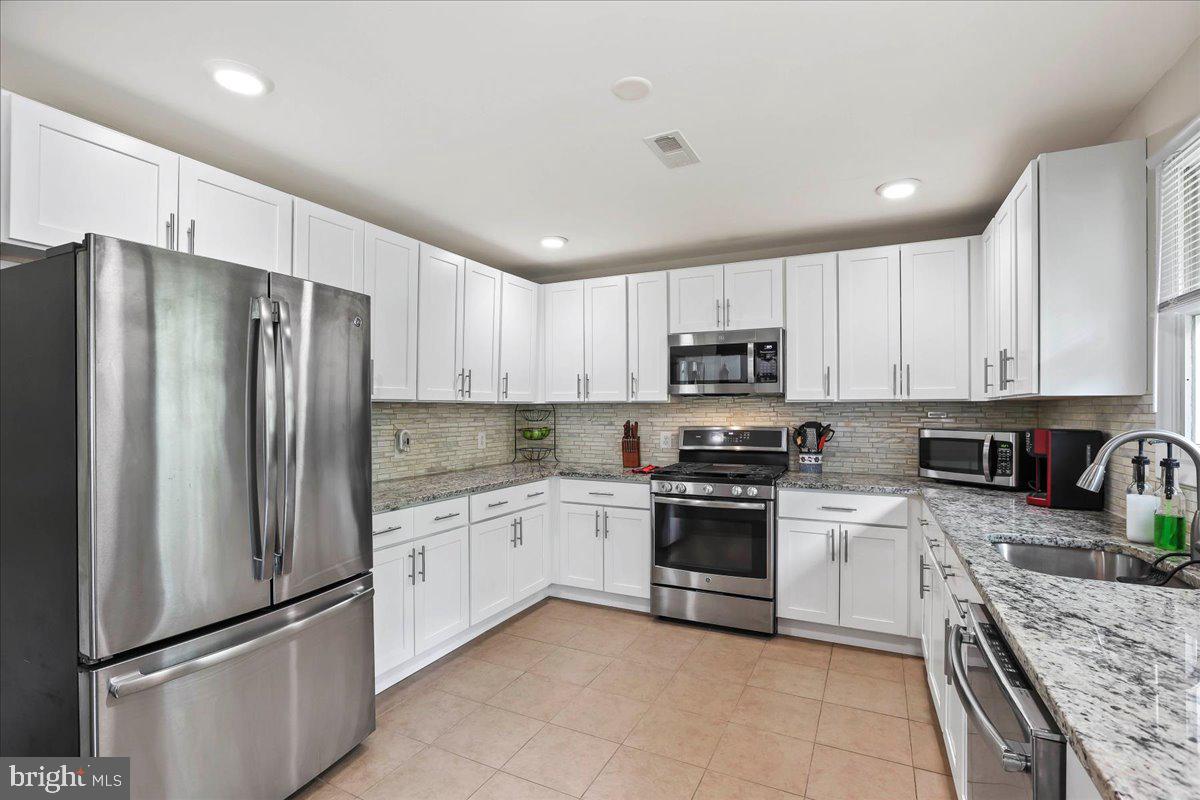 542 Kettle Run Road Marlton, NJ 08053 - Photo 14 of 36 Stainless Steel Appliances