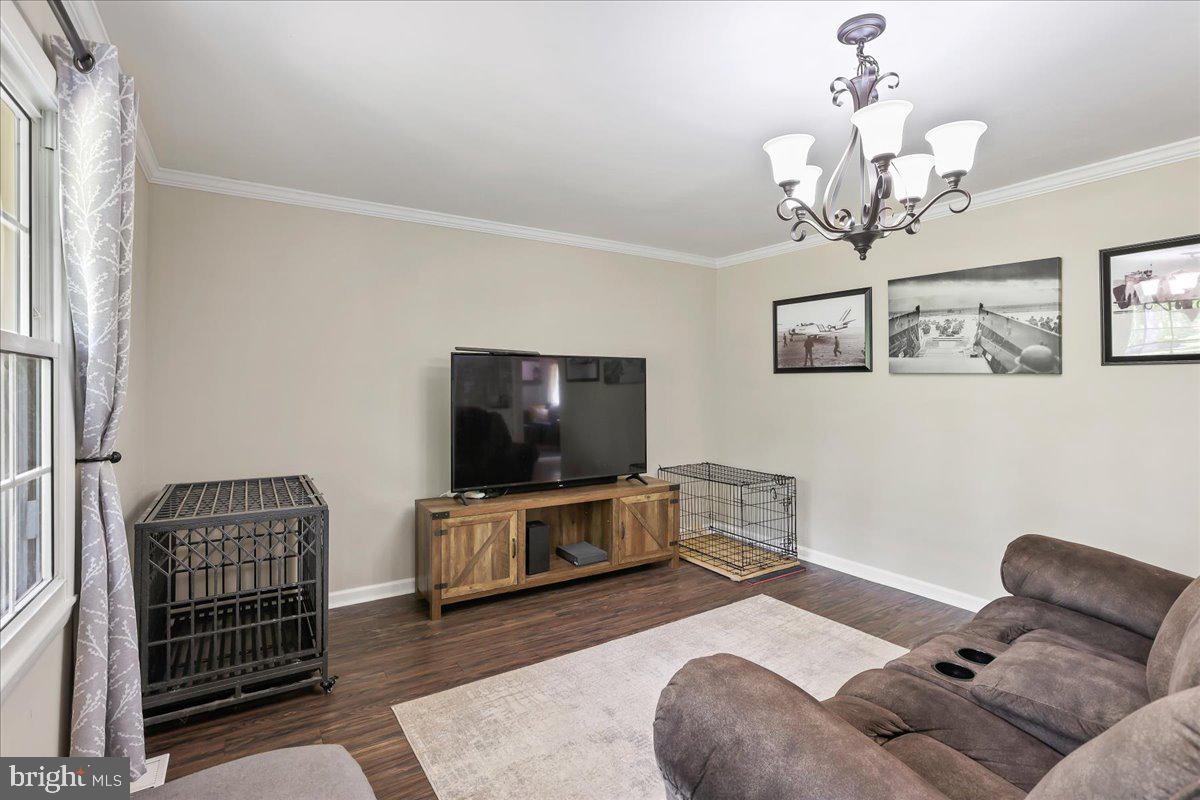 542 Kettle Run Road Marlton, NJ 08053 - Photo 19 of 36 Living Room
