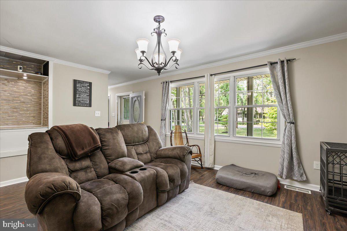 542 Kettle Run Road Marlton, NJ 08053 - Photo 20 of 36 Living Room