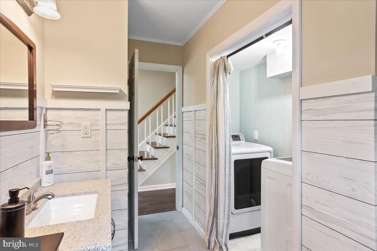 542 Kettle Run Road Marlton, NJ 08053 - Photo 22 of 36 Bathroom 1 (Main Level - Laundry Closet)