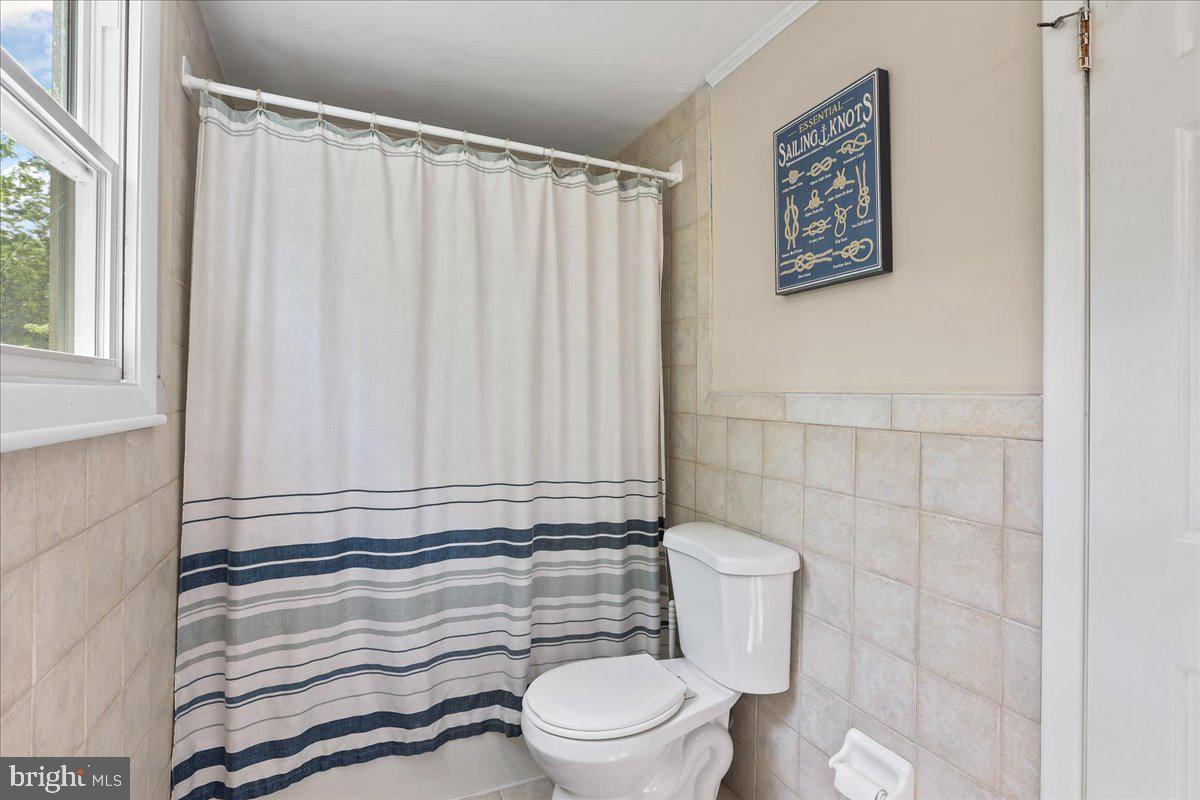 542 Kettle Run Road Marlton, NJ 08053 - Photo 28 of 36 Bathroom 2 (tub/shower combo)