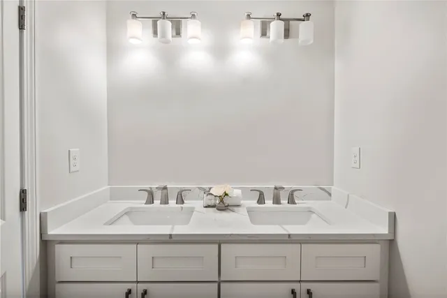 $550,000 | 9 Joseph N Zenga Jr Boulevard, Unit 102, East Greenwich, RI 02818