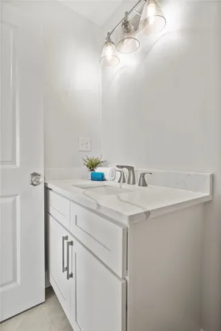 $550,000 | 9 Joseph N Zenga Jr Boulevard, Unit 102, East Greenwich, RI 02818