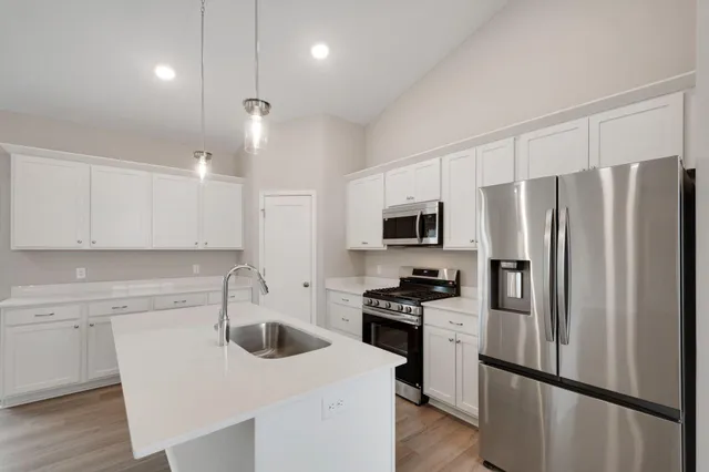 $489,900 | 1549 Creekwood Drive, New Richmond, WI 54017