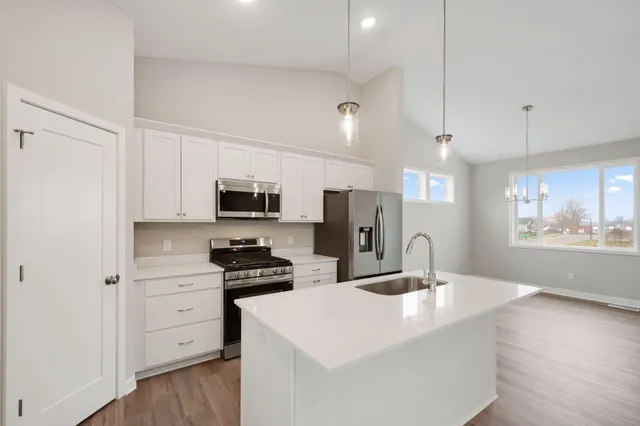 $489,900 | 1549 Creekwood Drive, New Richmond, WI 54017