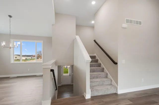 $489,900 | 1549 Creekwood Drive, New Richmond, WI 54017