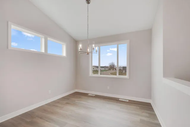 $489,900 | 1549 Creekwood Drive, New Richmond, WI 54017