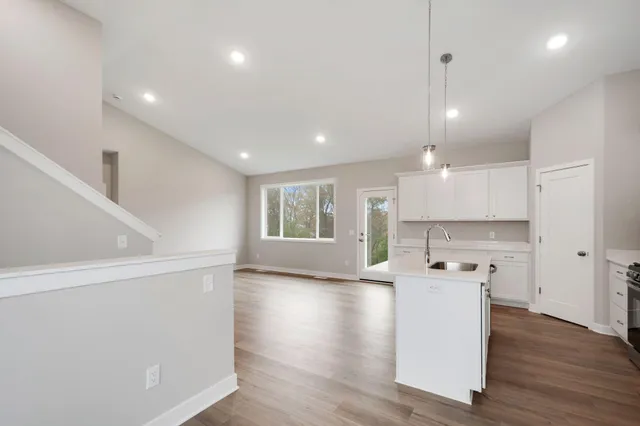 $489,900 | 1549 Creekwood Drive, New Richmond, WI 54017