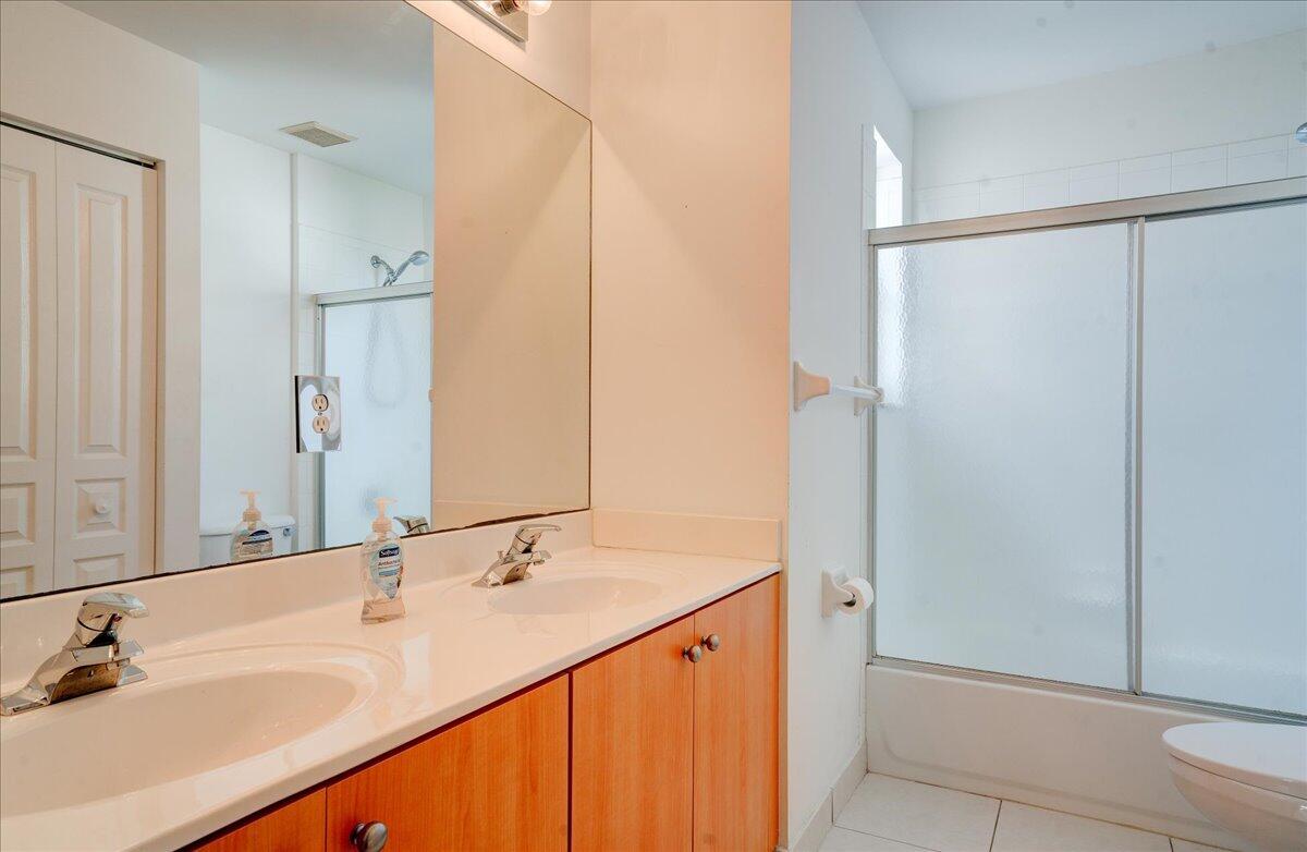 5203 Rising Comet Lane Greenacres, FL 33463 - Photo 23 of 34 2nd Full Bathroom