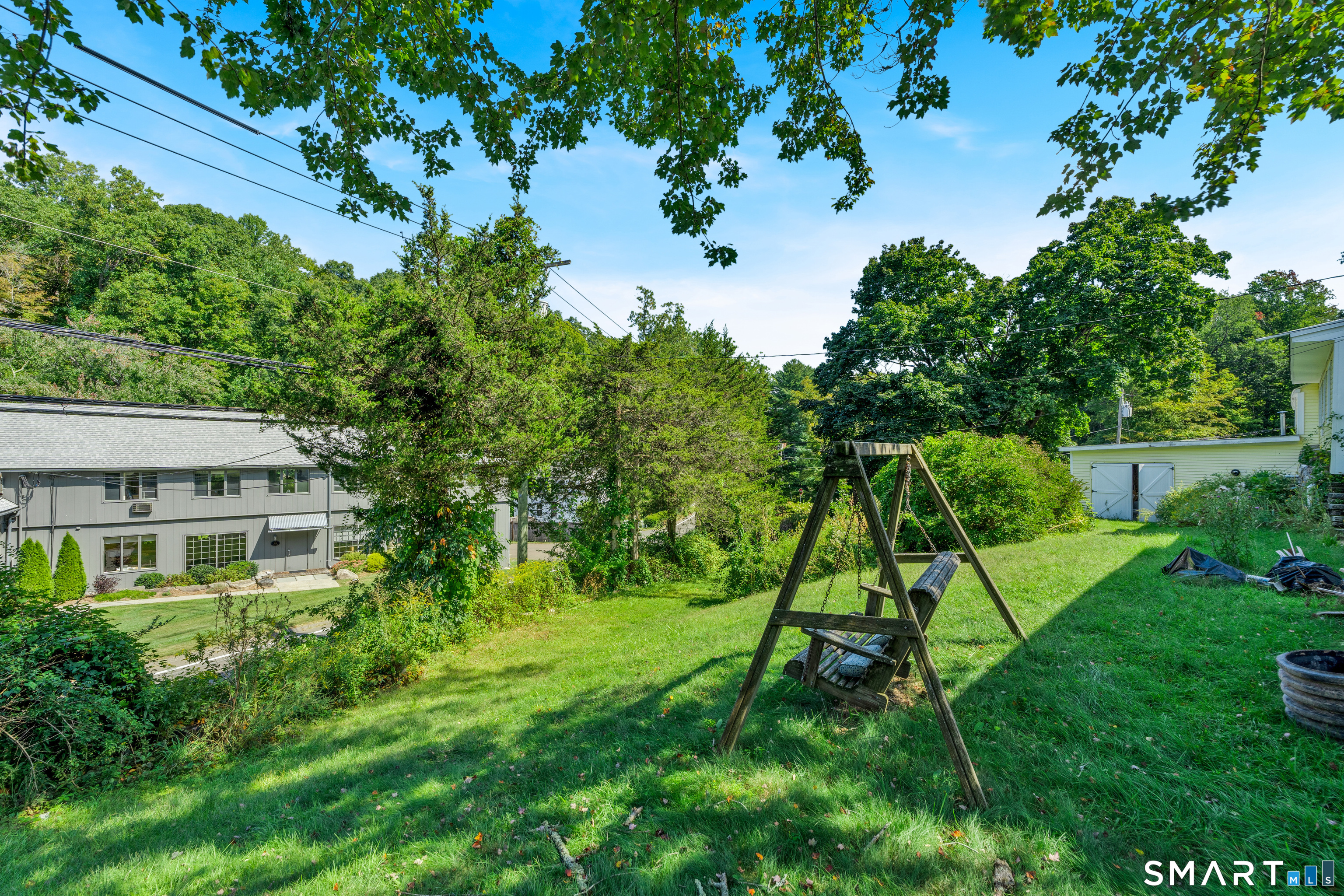 84-86 Spring Street Chester, CT 06412 - Photo 33 of 36 Unit 1 yard