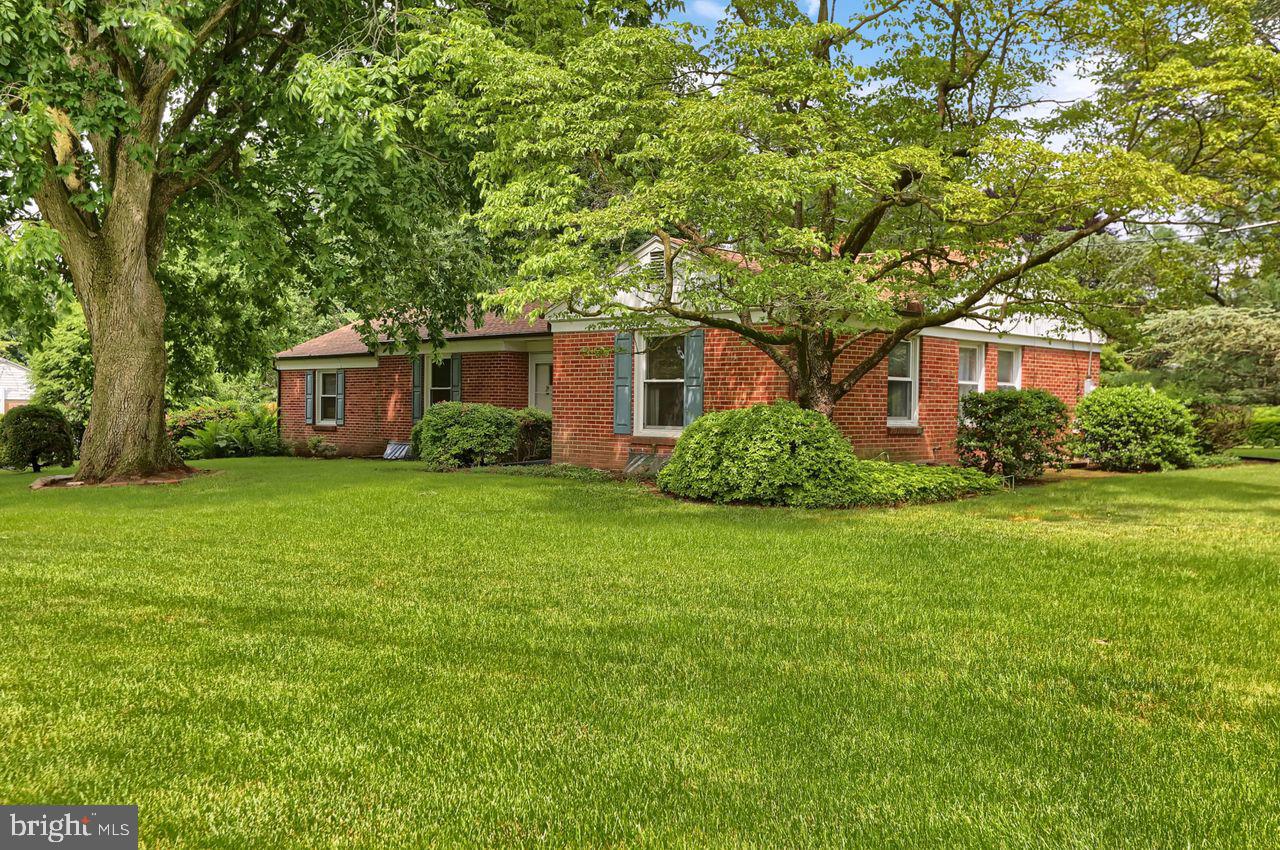 131 Reeser Road Camp Hill, PA 17011 - Photo 3 of 40 Gallery Image 3