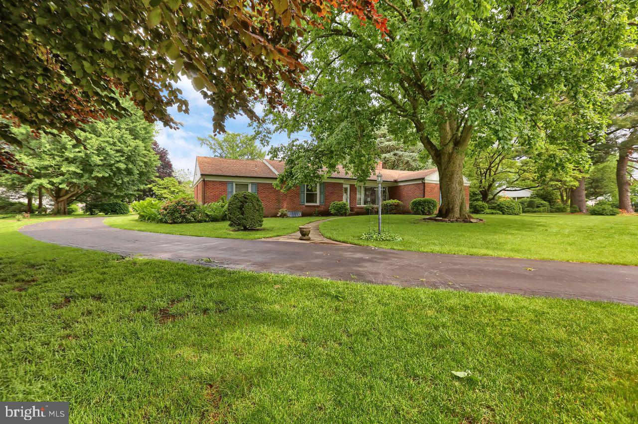 131 Reeser Road Camp Hill, PA 17011 - Photo 4 of 40 Gallery Image 4