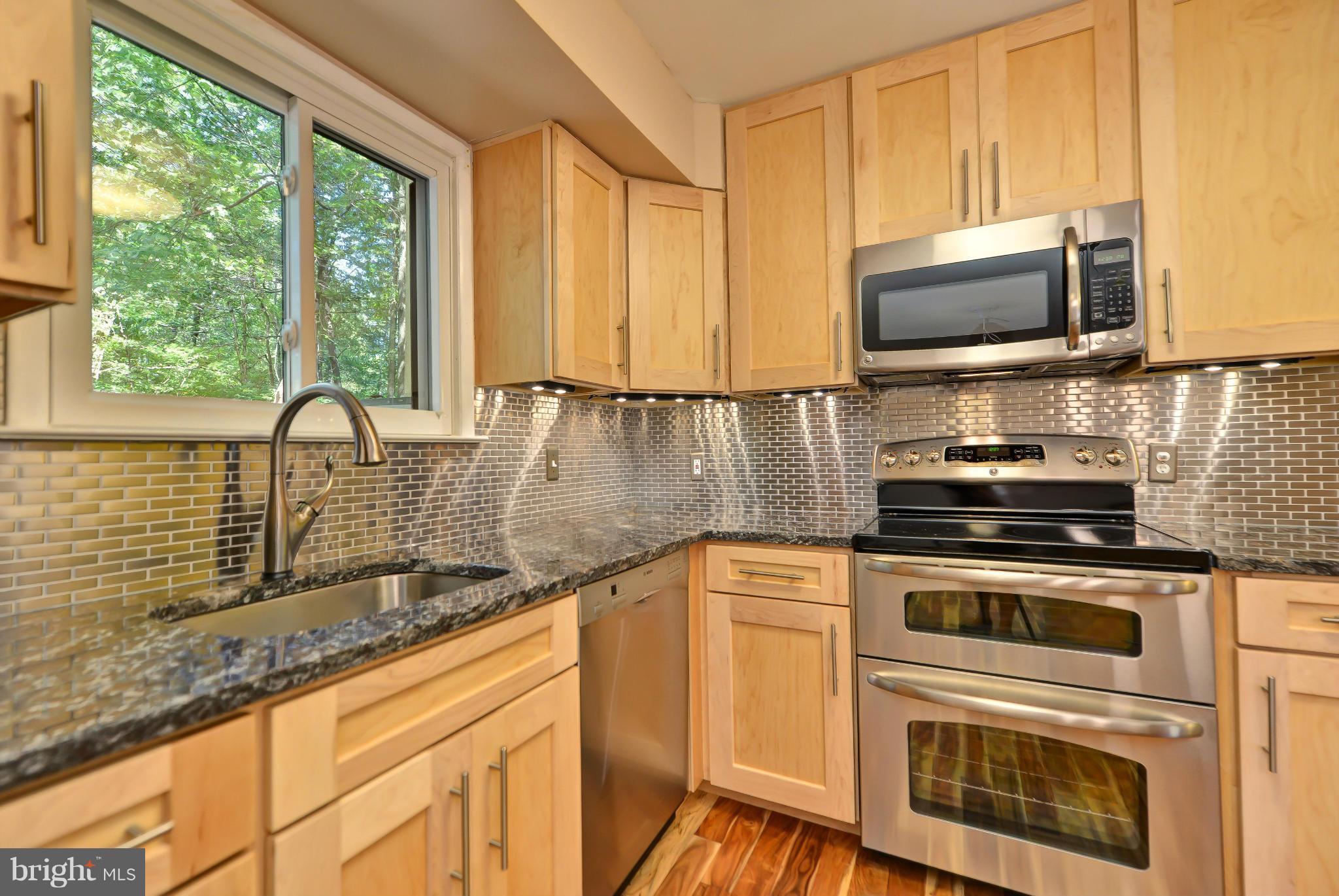 2216 Lofty Heights Place Reston, VA 20191 - Photo 3 of 28 Kitchen