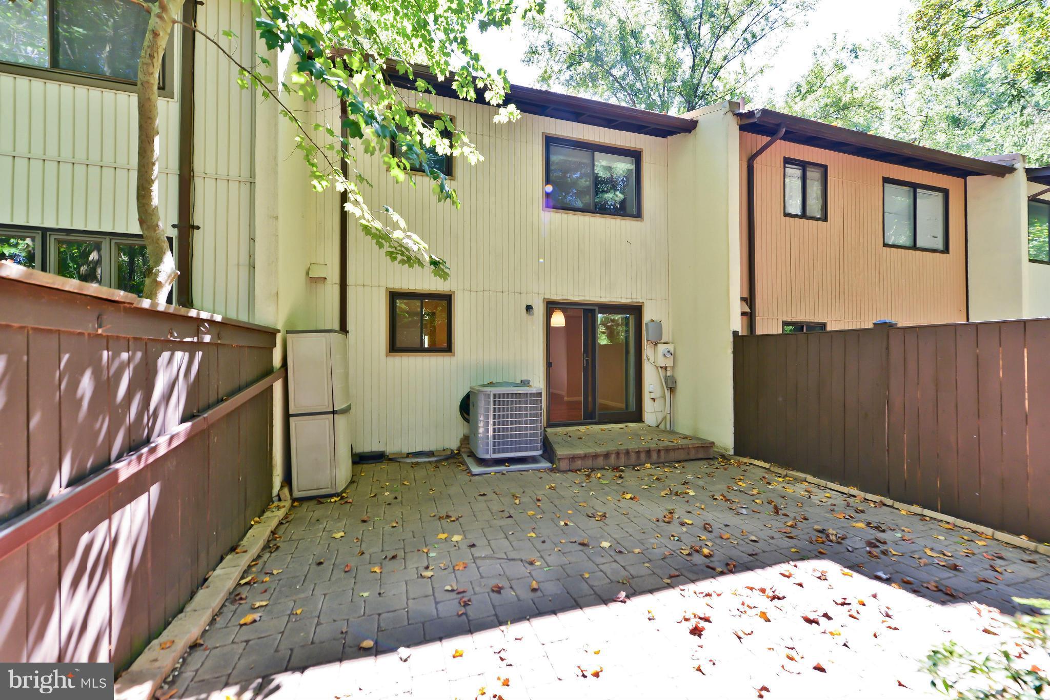 2216 Lofty Heights Place Reston, VA 20191 - Photo 24 of 28 Exterior (Rear)