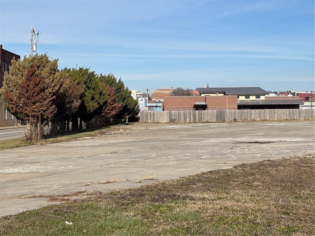 1007 South 6th Street St. Joseph, MO 64501 - Photo 3 of 6