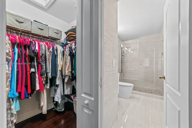 a view of a walk in closet