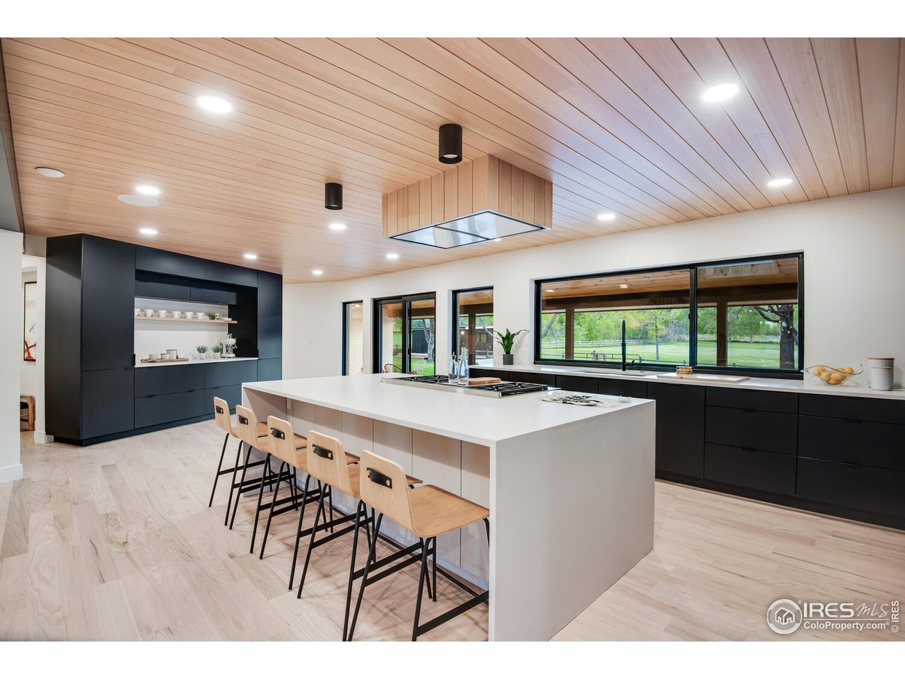 4795 Valhalla Drive Boulder, CO 80301 - Photo 9 of 40 Kitchen