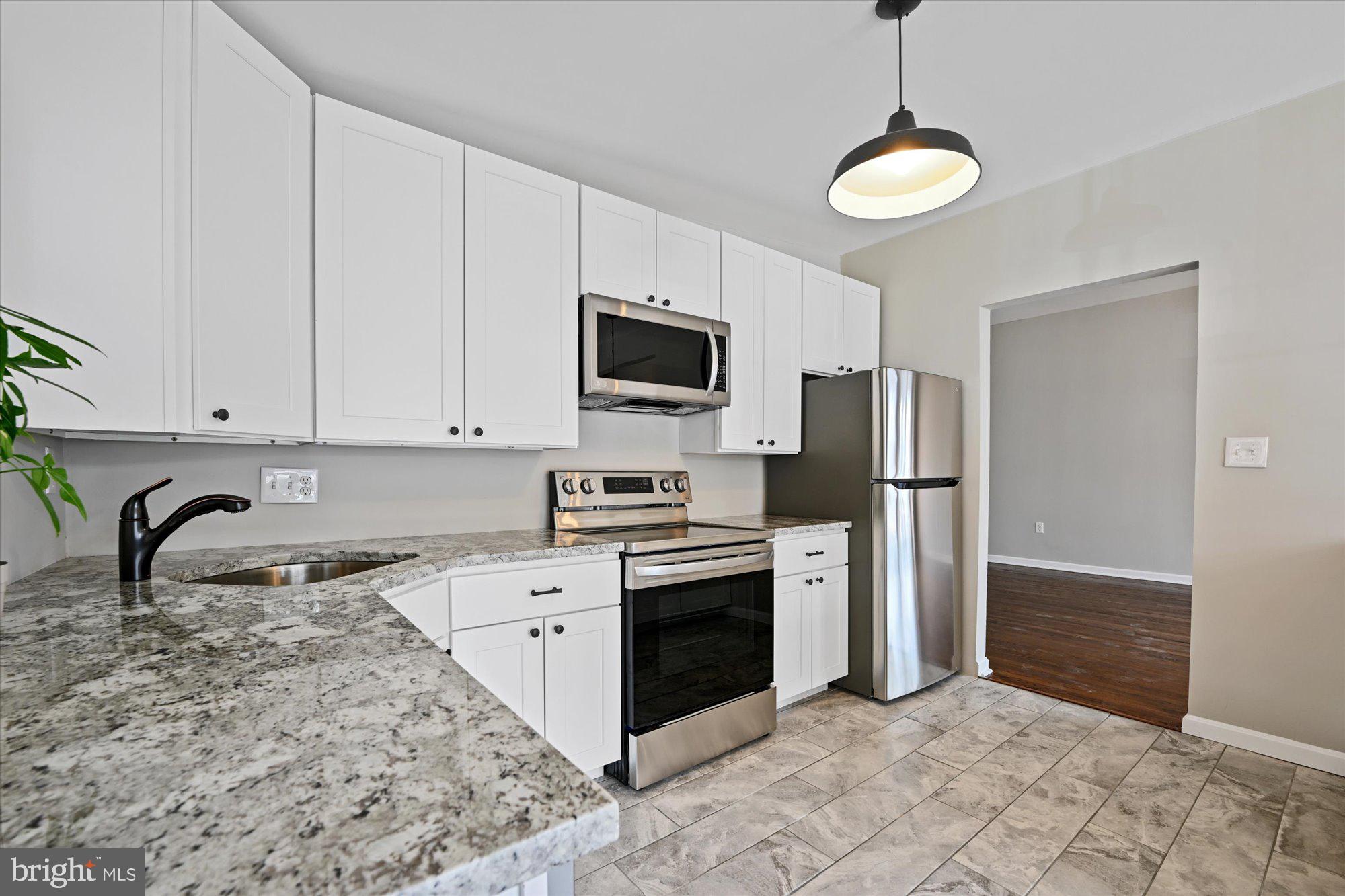 6807 Barnett Road Baltimore, MD 21239 - Photo 9 of 24