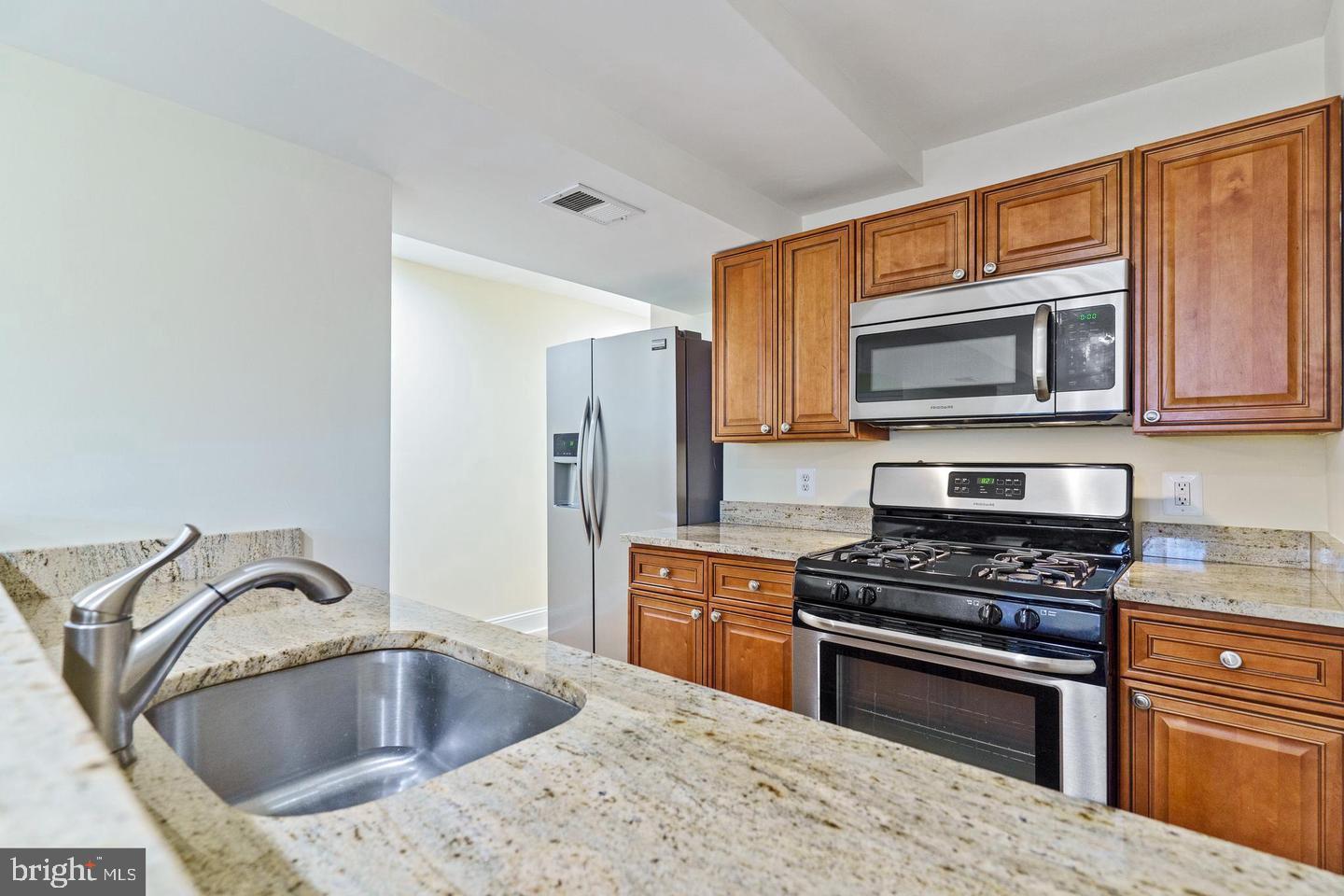 38 Rhode Island Avenue Northeast Washington, DC 20002 - Photo 34 of 42