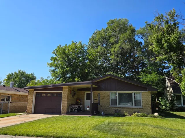 $224,900 | 14944 Springfield Avenue, Midlothian, IL 60445