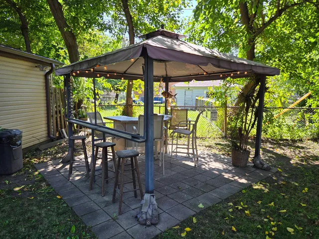 $224,900 | 14944 Springfield Avenue, Midlothian, IL 60445