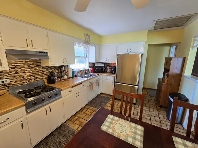 $224,900 | 14944 Springfield Avenue, Midlothian, IL 60445