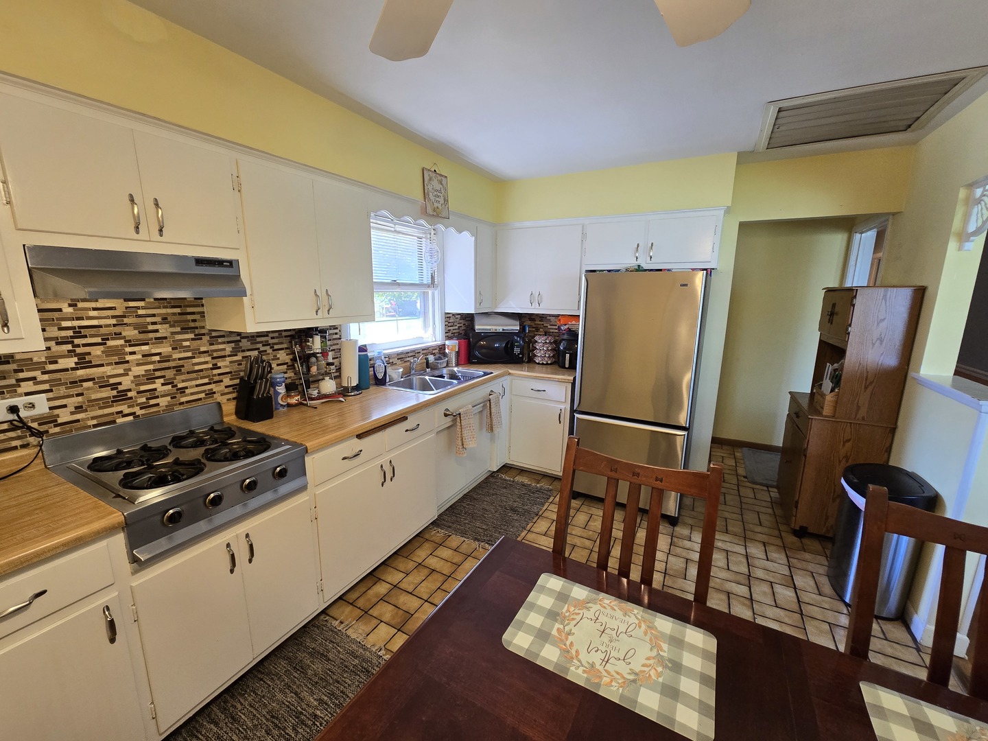 14944 Springfield Avenue Midlothian, IL 60445 - Photo 8 of 22